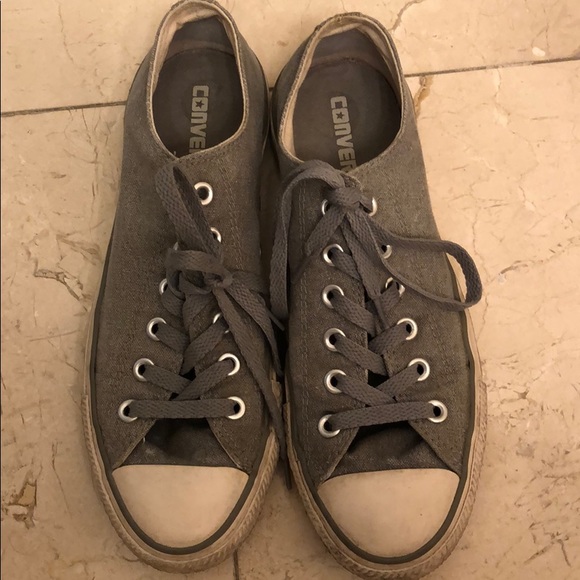 Converse Shoes - Gray Low top converses size 8